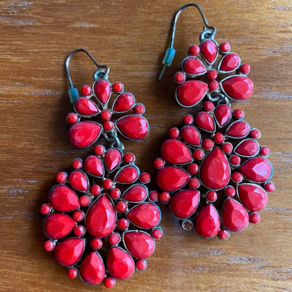 Red Hanging Earrings - Picture 1 of 3